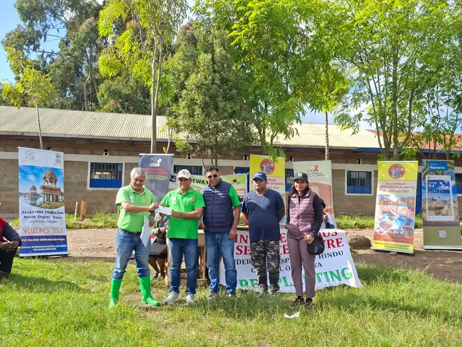 SKL team at a tree planting event
